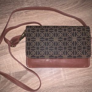 Crossbody wallet